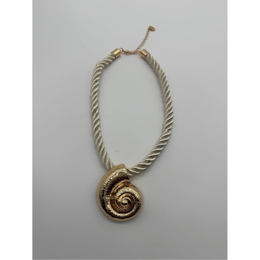 Piper K Gold Shell Rope Statement Necklace - Picture 2 of 5